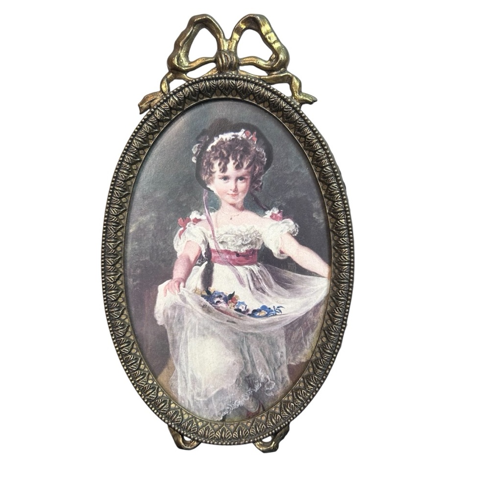 Vintage Oval Small Brass Footed Ribbon Bow Top Picture Frame Made in Italy READ